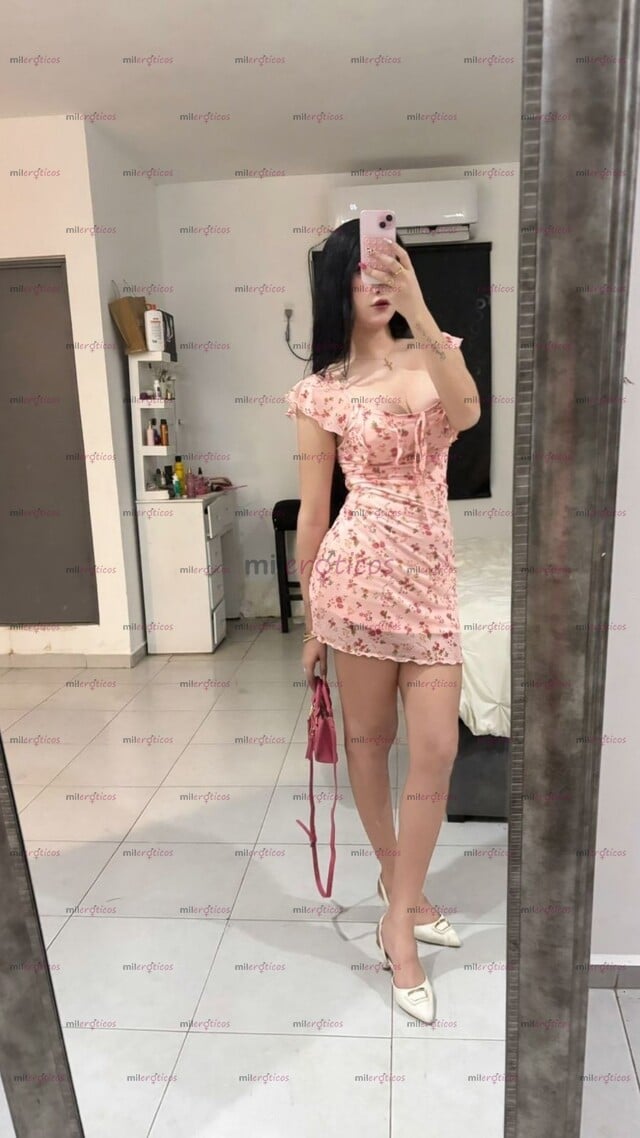 FOTOS DE LA MÁS FEMENINA DEL PORTAL Y LA MÁS HOT Y LINDA