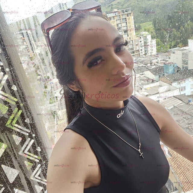 FOTOS DE STHEPHANNY BELLEZA DELICADA Y PASIÓN JOVEN ENCANTADORA