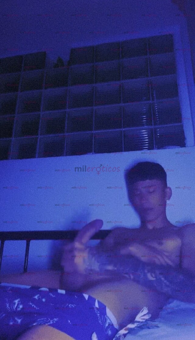 FOTOS DE DELICIOSO CHAKAL DE 1.81 FLACO Y BIEN DOTADO DE 20 AÑOS