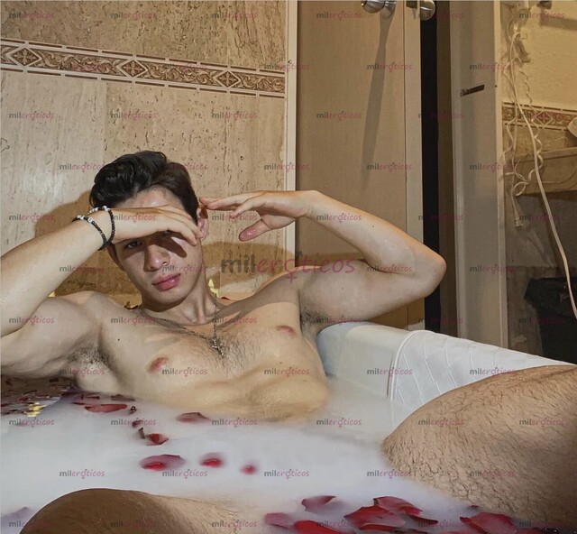 FOTOS DE JOVEN UNIVERSITARIO HOT, ¿CUÁL ES TU FANTASIA?