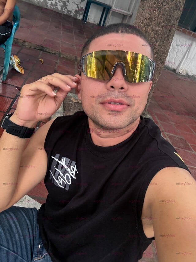 FOTOS DE HOLA MIS AMORES SOY ANDRÉS Y ESTOY AQUÍ EN TU CIUDAD LLÁMAME CULO APRETADITO
