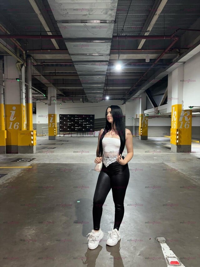 FOTOS DE UNA CHICA MUY SEXI JOVENCITA TE ESPERA CALIENTE