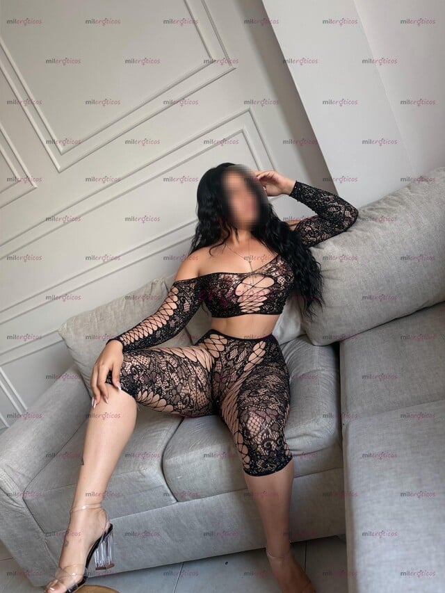FOTOS DE HERMOSA MODELO DE CURVAS PRONUNCIADAS Y SENOS OPERADOS CUENTO CON SITIO DISCRET
