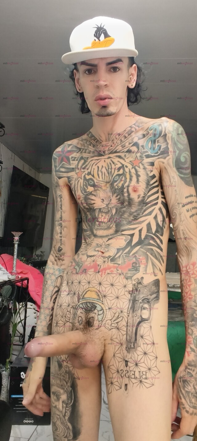 FOTOS DE FLACO ACTIVO BLANCO TATUADO VERGON SERIO RESERVADO