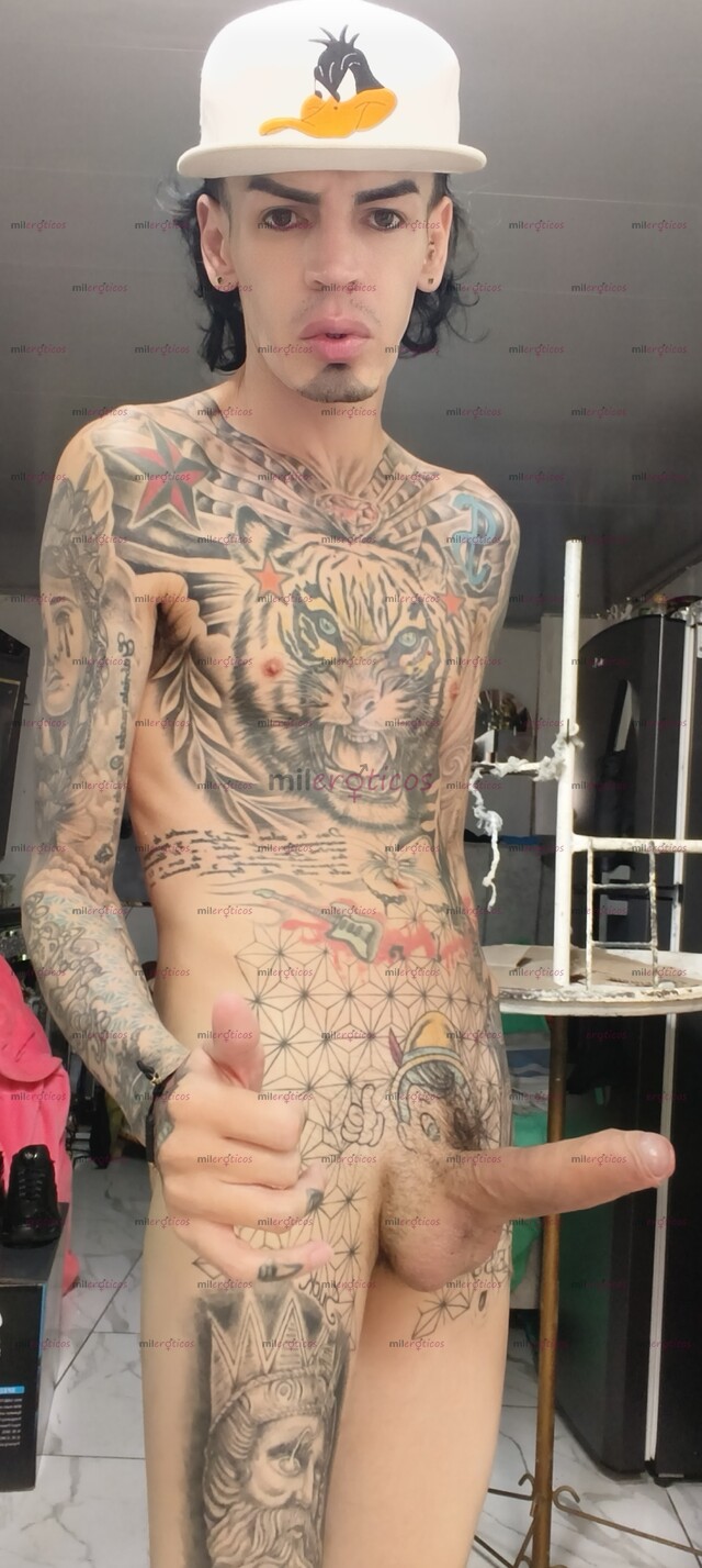 FOTOS DE FLACO ACTIVO BLANCO TATUADO VERGON SERIO RESERVADO