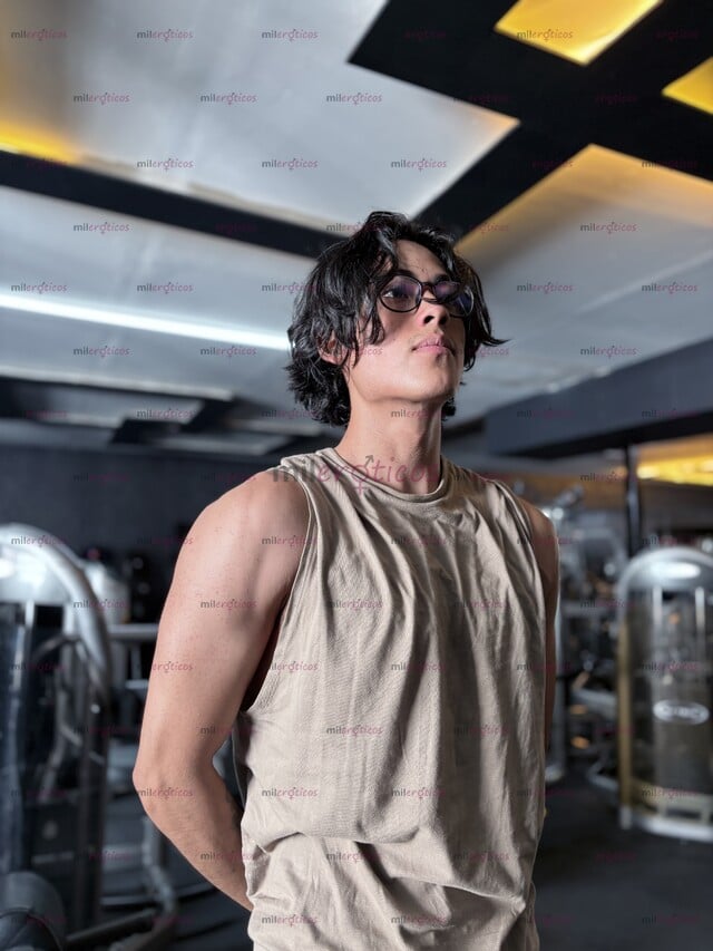FOTOS DE SOY HAZA, ACOMPAÑANTE MASCULINO EXCLUSIVO PARA MUJERES O TRIOS