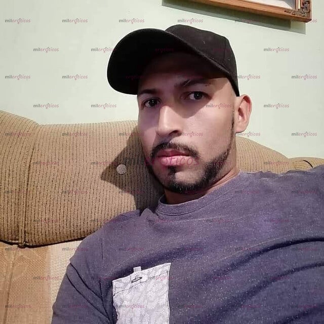 FOTOS DE CHAVO MORENITO CONFLEXION NORMAL DISPUESTO A PASAR UN RATO AGRADABLE AQUÍ ESTOY