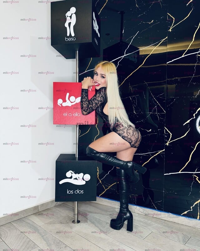 FOTOS DE TU MUÑEQUITA RUBIA FAVORITA DE LUJO, DE PASO ULTIMA NOCHE