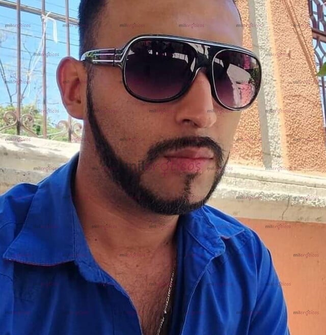 FOTOS DE CHAVO MORENITO CONFLEXION NORMAL DISPUESTO A PASAR UN RATO AGRADABLE AQUÍ ESTOY