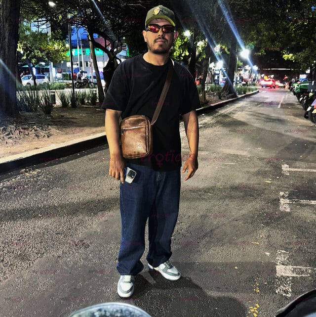 FOTOS DE CHICO APASIONADO, ATENTO Y LISTO PARA DARTE UNA EXPERIENCIA INOLVIDABLE