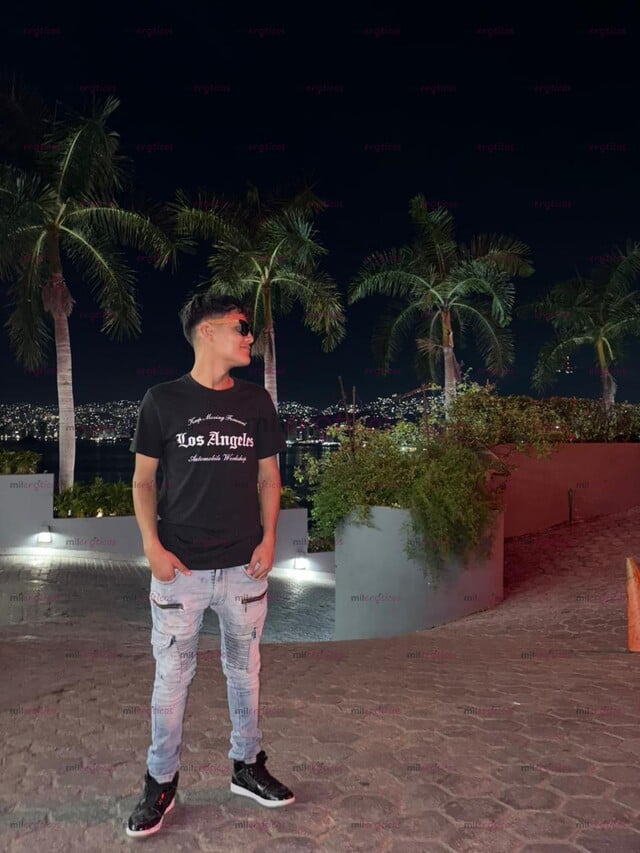 FOTOS DE HOLA SOY DILAN TU SEXOSERVIDOR FAVORITO ME ENCANTA COMPLACER Y DAR PLACER