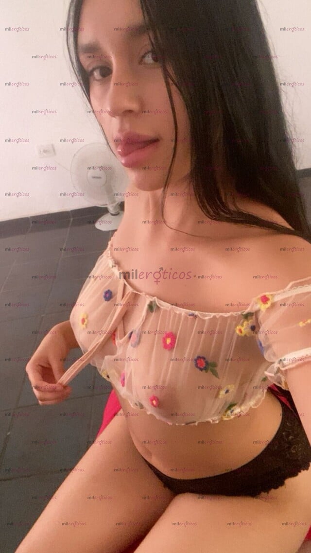 FOTOS DE XIMENA, LA MAS PEQUEÑITA PERO TRAVIESA DE AQUI. SOLO 18 AÑOS BB