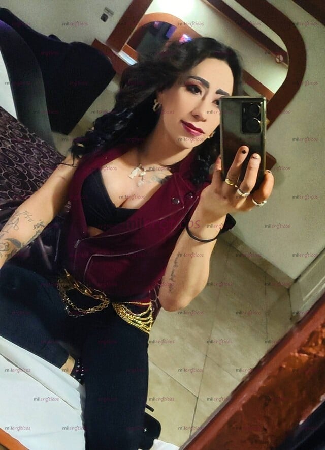 FOTOS DE AUDRAY ALEXIA SOY LO Q NECESITAS PARA SALIR DE LA RUTINA