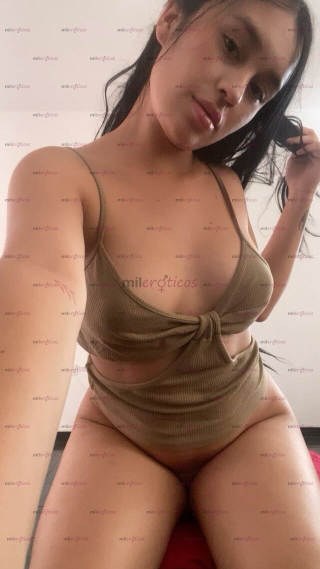 FOTOS DE XIMENA, LA MAS PEQUEÑITA PERO TRAVIESA DE AQUI. SOLO 18 AÑOS BB