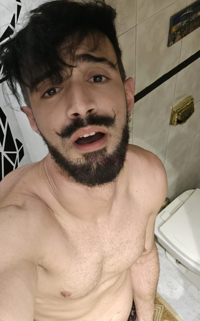 Vinny garciaaquele talento que poucos conhecem com o jeitinho que so eu sei fazer e ai firmeza sou o vinny goiano raiz mas dei um pulo aqui na cidade...