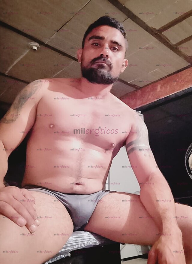 FOTOS DE JOVEN MACHO, DISCRETO, COMPLACIENTE PARA UN MOMENTO DE SEXO O ALGO MAS