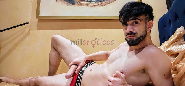 Vinny garciaaquele talento que poucos conhecem com o jeitinho que so eu sei fazer e ai firmeza sou o vinny goiano raiz mas dei um pulo aqui na cidade...