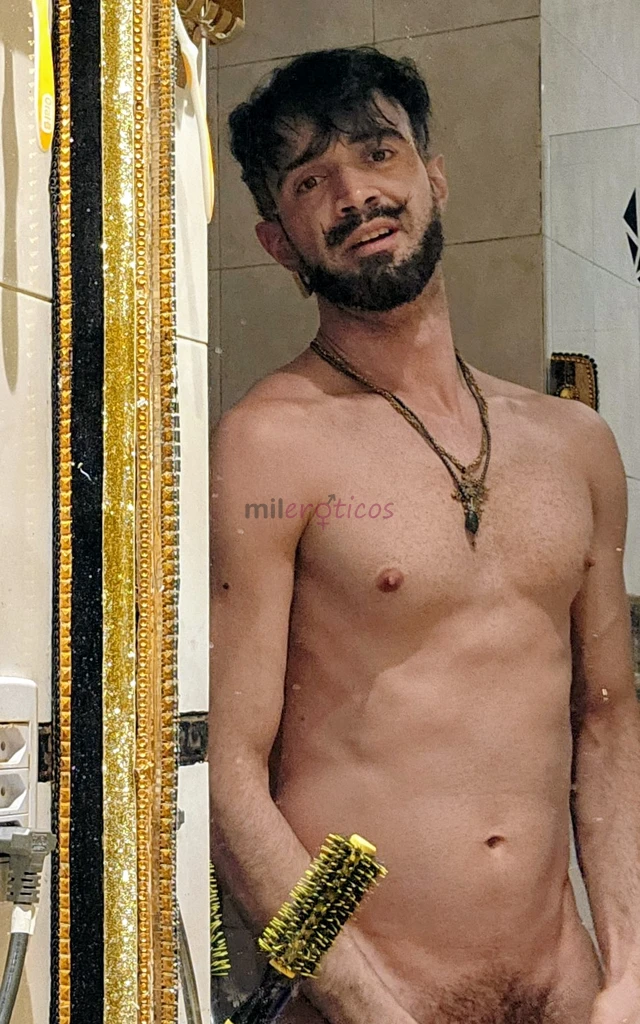 Vinny garciaaquele talento que poucos conhecem com o jeitinho que so eu sei fazer e ai firmeza sou o vinny goiano raiz mas dei um pulo aqui na cidade...