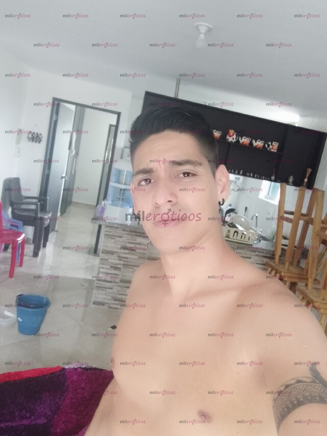 FOTOS DE JOVEN PINTA DESCOMPLICADO Y SIN AFANES. CONTACTAME VENEZOLANO