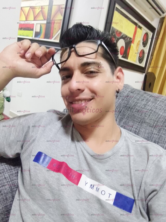 FOTOS DE JOVEN PINTA DESCOMPLICADO Y SIN AFANES. CONTACTAME VENEZOLANO