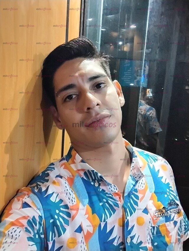 FOTOS DE JOVEN PINTA DESCOMPLICADO Y SIN AFANES. CONTACTAME VENEZOLANO