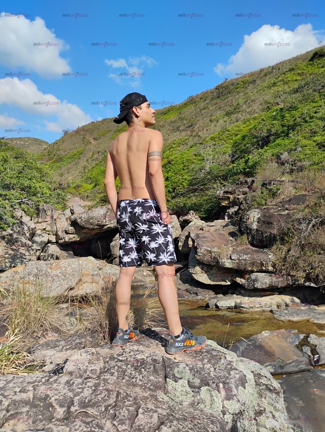 FOTOS DE JOVEN PINTA DESCOMPLICADO Y SIN AFANES. CONTACTAME VENEZOLANO