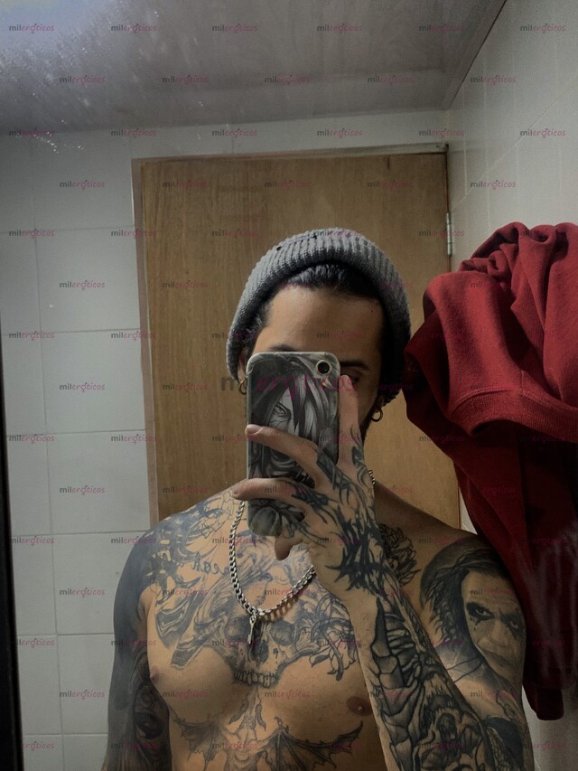 FOTOS DE TATUADO CON VERGA GRANDE GIGOLÓ PROFESIONAL BILINGÜE (ESPAÑOL