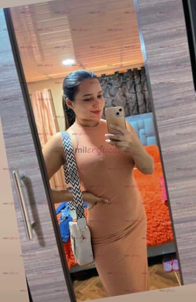 FOTOS DE LAURA, CHICA SEXY ,CON UN LINDO CUERPO Y ROSTRO !