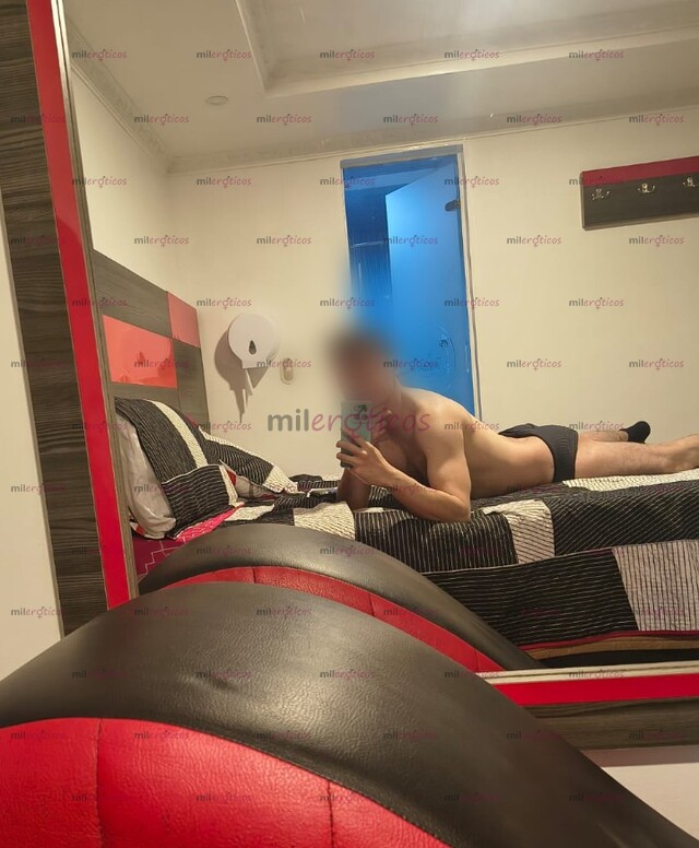 FOTOS DE JOVEN CORNEADOR DISPUESTO A COMPLACERTE ATENCIÓN SOLO MUJERES