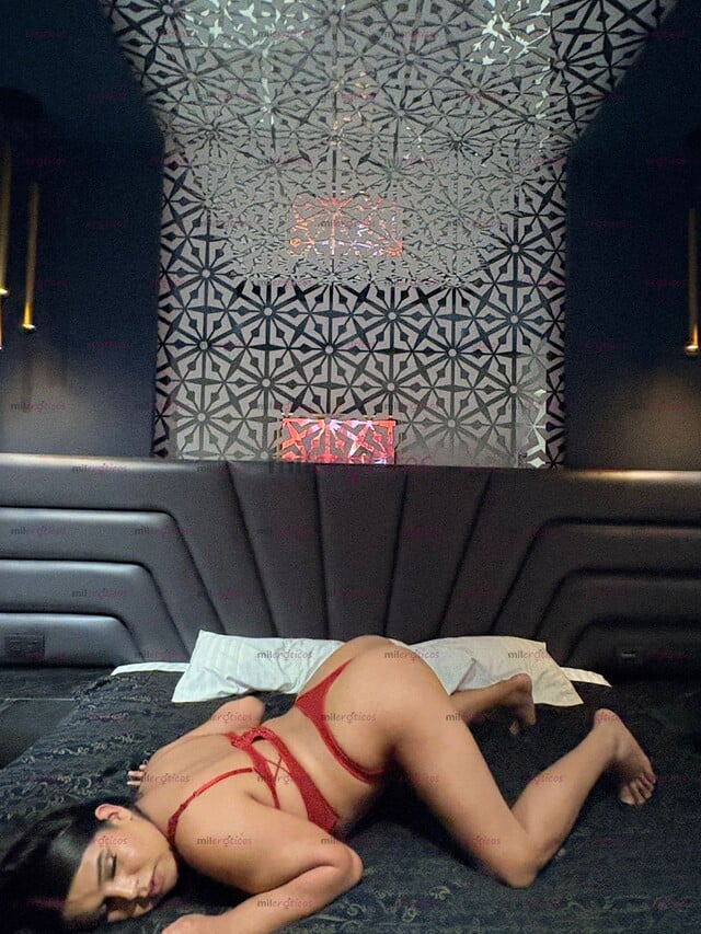 FOTOS DE HERMOSA NENA LISTA PARA CUMPLIR TUS FANTASIAS Y PASAR UN BUEN RATO