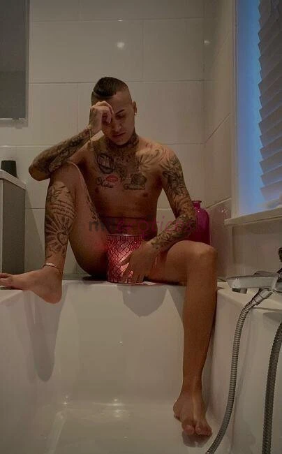 Placer sin limites activo dotado y dominante buscas una experiencia unica y apasionante soy un hombre activo full morboso seguro de mi mismo con una a...