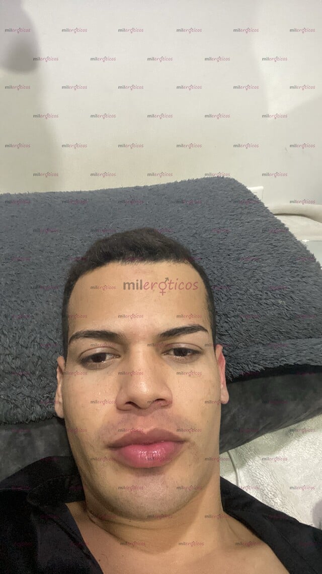 FOTOS DE SOY MICHAEL DESEOSO DE CHUPAR VERGA Y SABOREAR SEMEN, SERVICIO À DOMICILIO