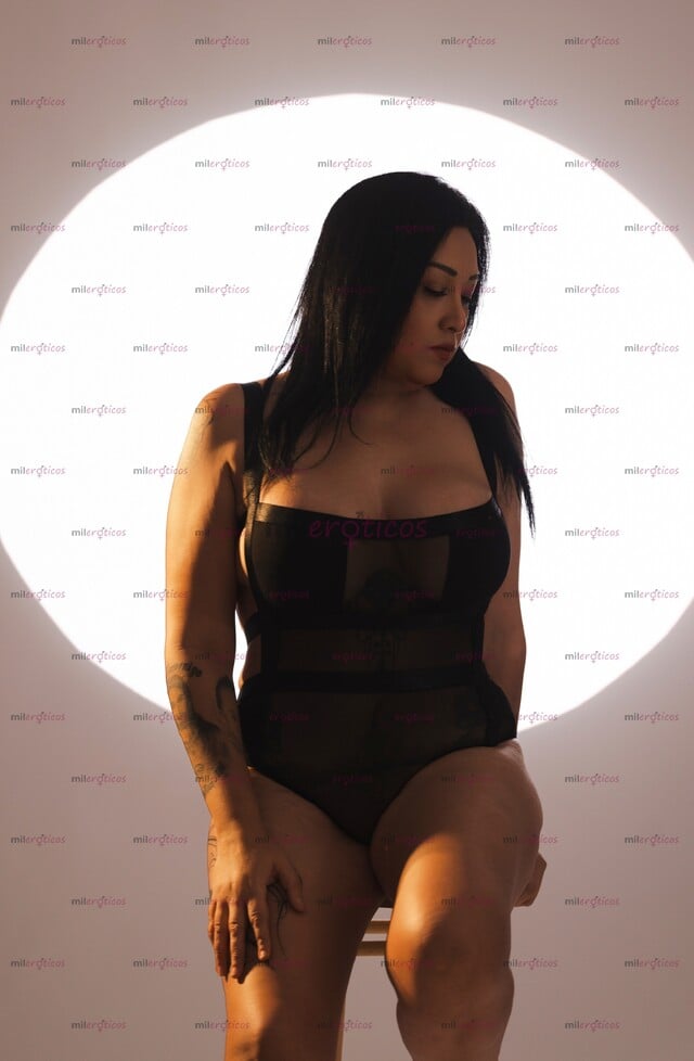 FOTOS DE LA MEJOR Y MAS HERMOSA MILF CULONA Y TETONA PARA TI CON LUGAR
