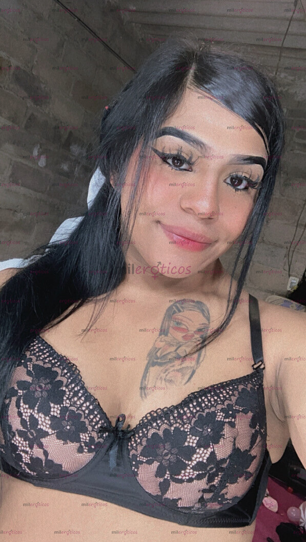 FOTOS DE EMILI TU MORENITA PREFERIDAA , MUY RIVA COMPLACIENTE Y LA MÁS CALIENTE DE TU ZO