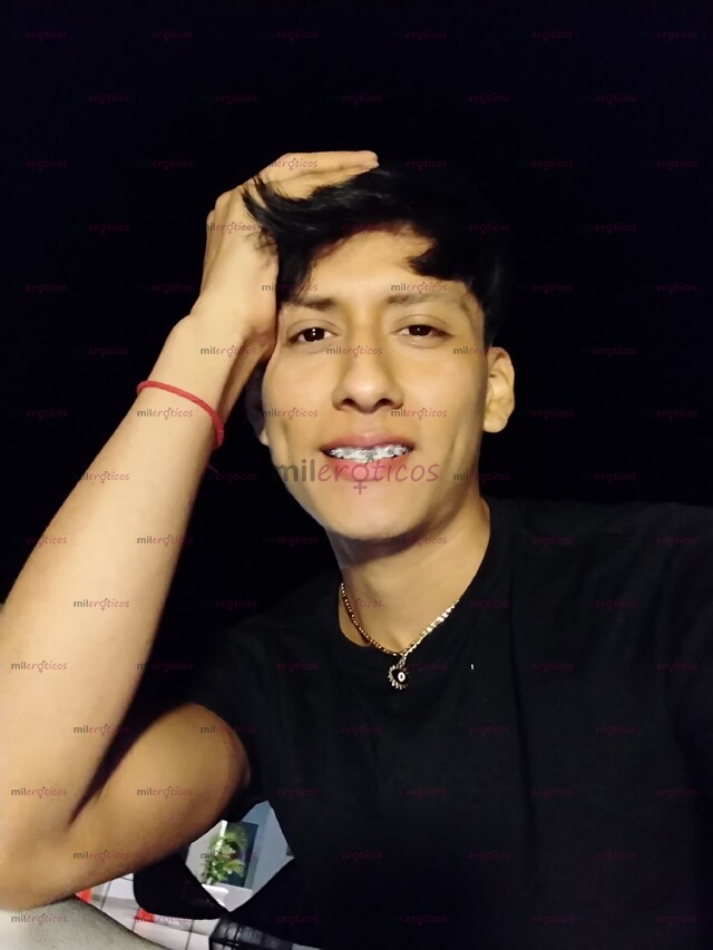 FOTOS DE JOVEN DE 21 DELGADO APUESTO, DISPUESTO A CUMPLIR TUS FANTASIAS SEXUALES