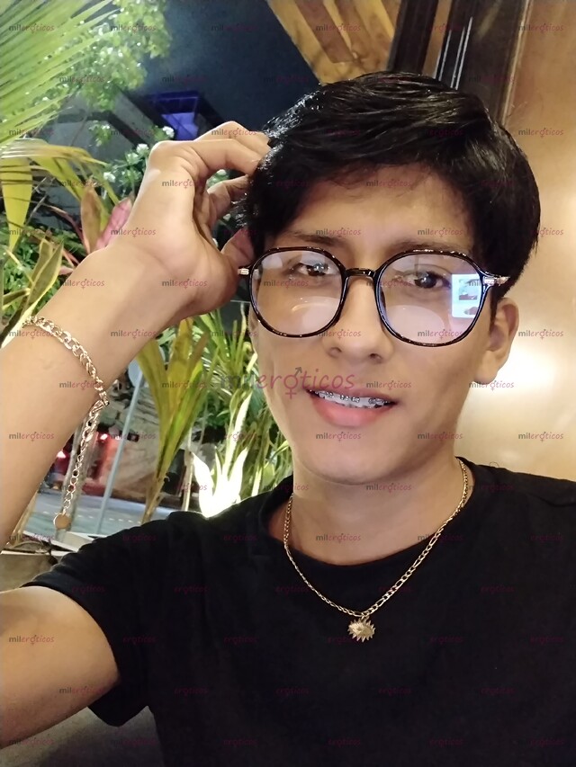 FOTOS DE JOVEN DE 21 DELGADO APUESTO, DISPUESTO A CUMPLIR TUS FANTASIAS SEXUALES