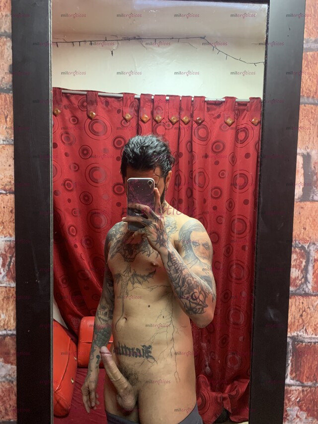 FOTOS DE TATUADO CON VERGA GRANDE GIGOLÓ PROFESIONAL BILINGÜE (ESPAÑOL