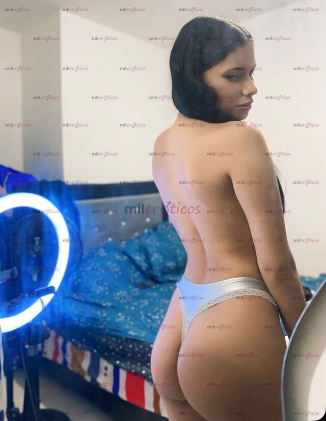 FOTOS DE AMOR SOY VANESSA FLAQUITA MUY CACHONDA CON LINDAS TETAS DISP. LAS 24 HORAS PAPI