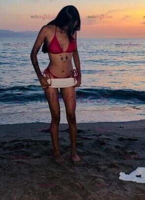 FOTOS DE NIÑA PETIT PEQUEÑA PERO MUY BONITA, DE PIEL MORENA