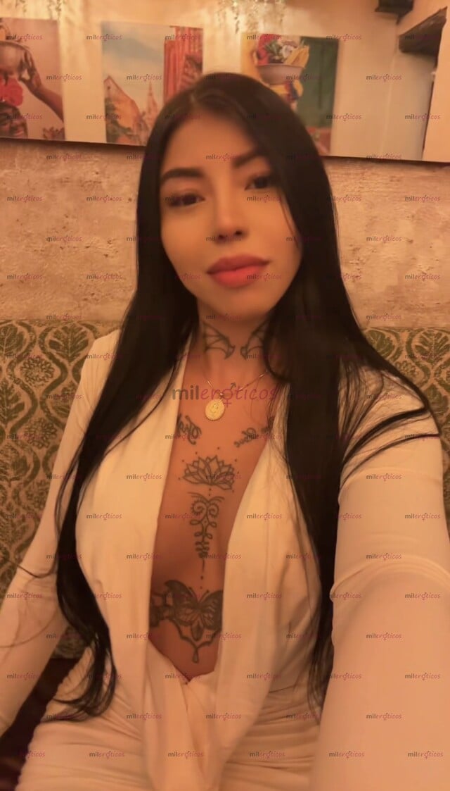 FOTOS DE PAISA JOVENCITA OPERADA CON UNOS SENOS Y VAGINA DELICIOSOS VEN A DISFRUTARM