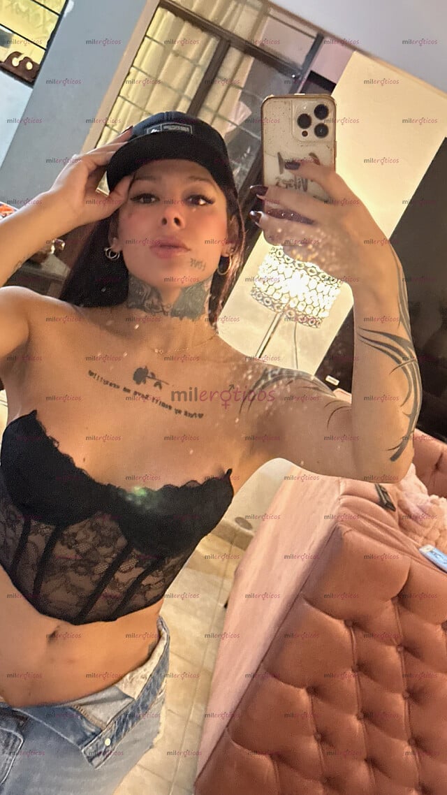 FOTOS DE SOY UNA CHICA BARBER GUAPA SÚPER LINDA Y MUY CACHONDA