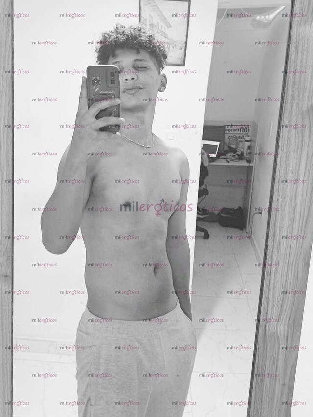 FOTOS DE JOVEN TRIGUEÑO MUY MORBOSO COMPLACIENTE