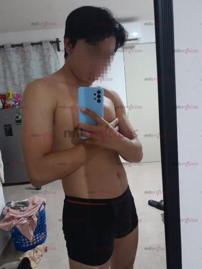 FOTOS DE CHICO VERSÁTIL NALGONCITO Y VERGON DE 22 CM DISPUESTO A COMPLACERTE