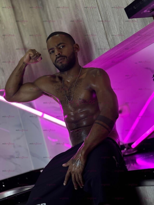 FOTOS DE NEGRO BISEXUAL CON VERGA GRUESA, SOMETEDOR DE CULOS
