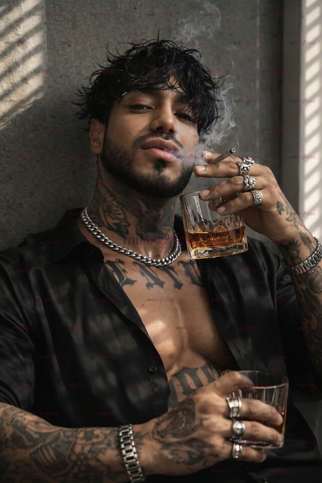 FOTOS DE GUAPO Y SEXY TATUADO MÁS QUE UN SERVICIO UNA EXPERIENCIA CON 3RO