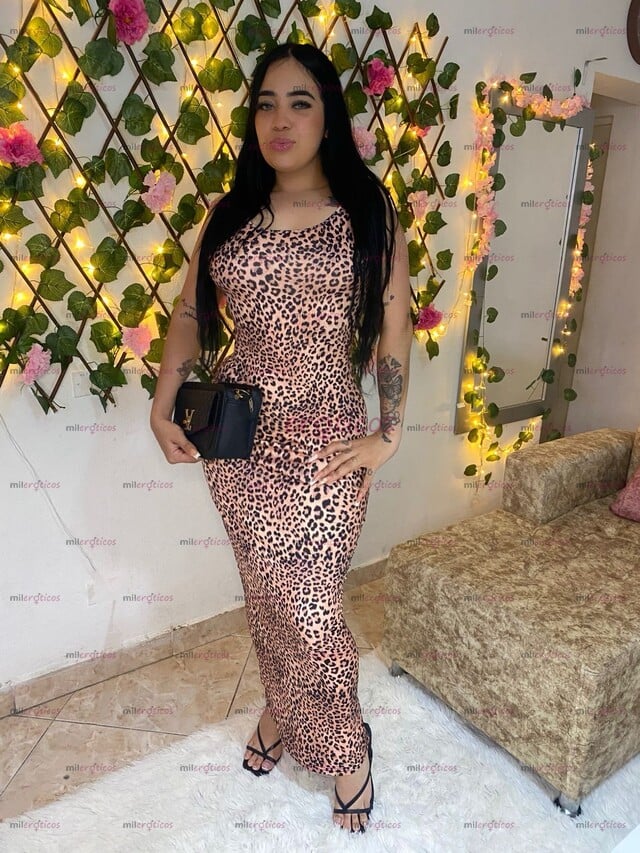 FOTOS DE DELICIOSA...TIERNA...CARITA ANGELICAL...CON UNA VAGINA MUY CALIENTE Y ESTRECHITA