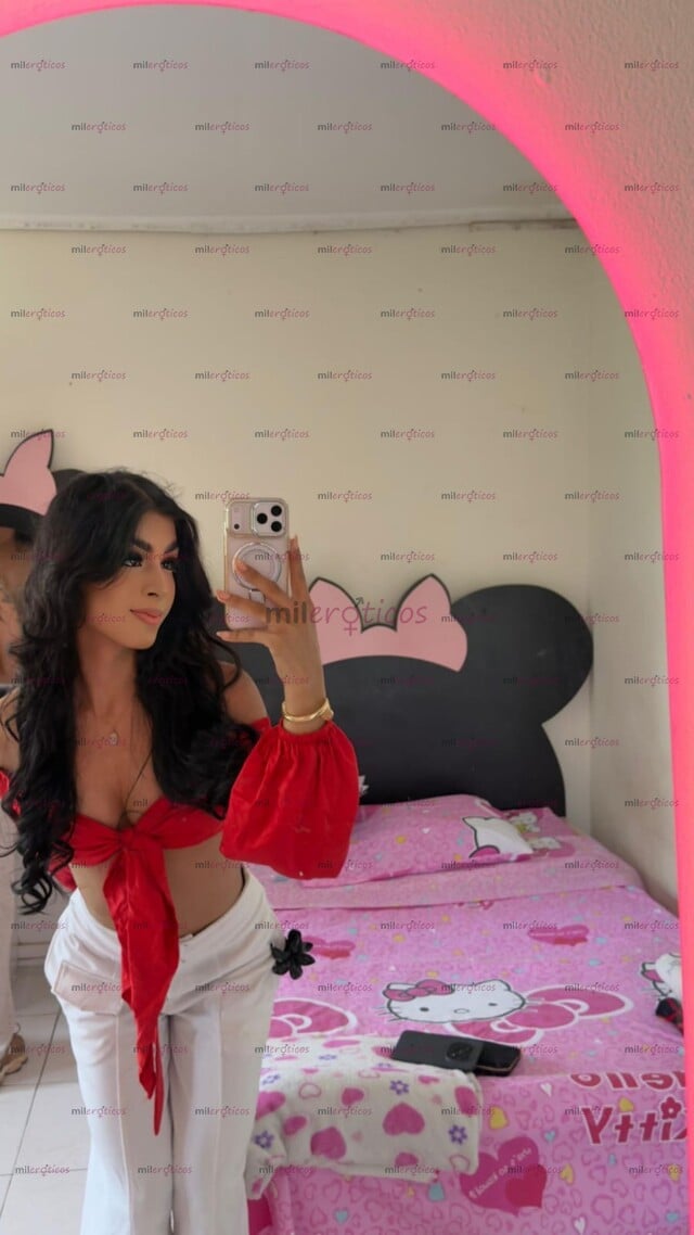 FOTOS DE LA FLACA MAS SEXY Y CALIENTE DE VISITA POR LA CIUDAD APROVECHA