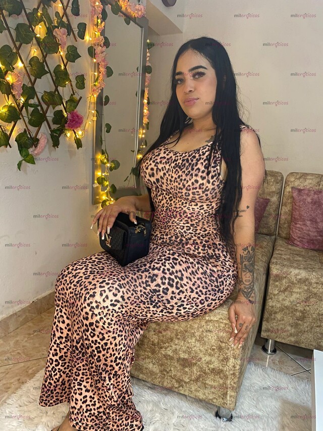 FOTOS DE DELICIOSA...TIERNA...CARITA ANGELICAL...CON UNA VAGINA MUY CALIENTE Y ESTRECHITA