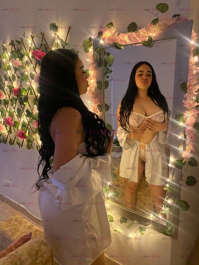 FOTOS DE DELICIOSA...TIERNA...CARITA ANGELICAL...CON UNA VAGINA MUY CALIENTE Y ESTRECHITA