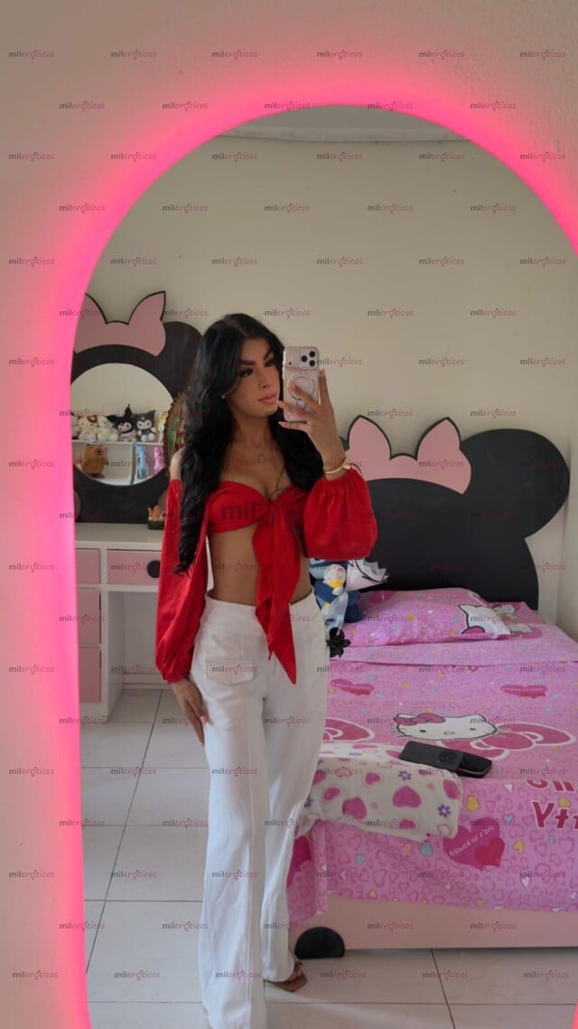 FOTOS DE LA FLACA MAS SEXY Y CALIENTE DE VISITA POR LA CIUDAD APROVECHA